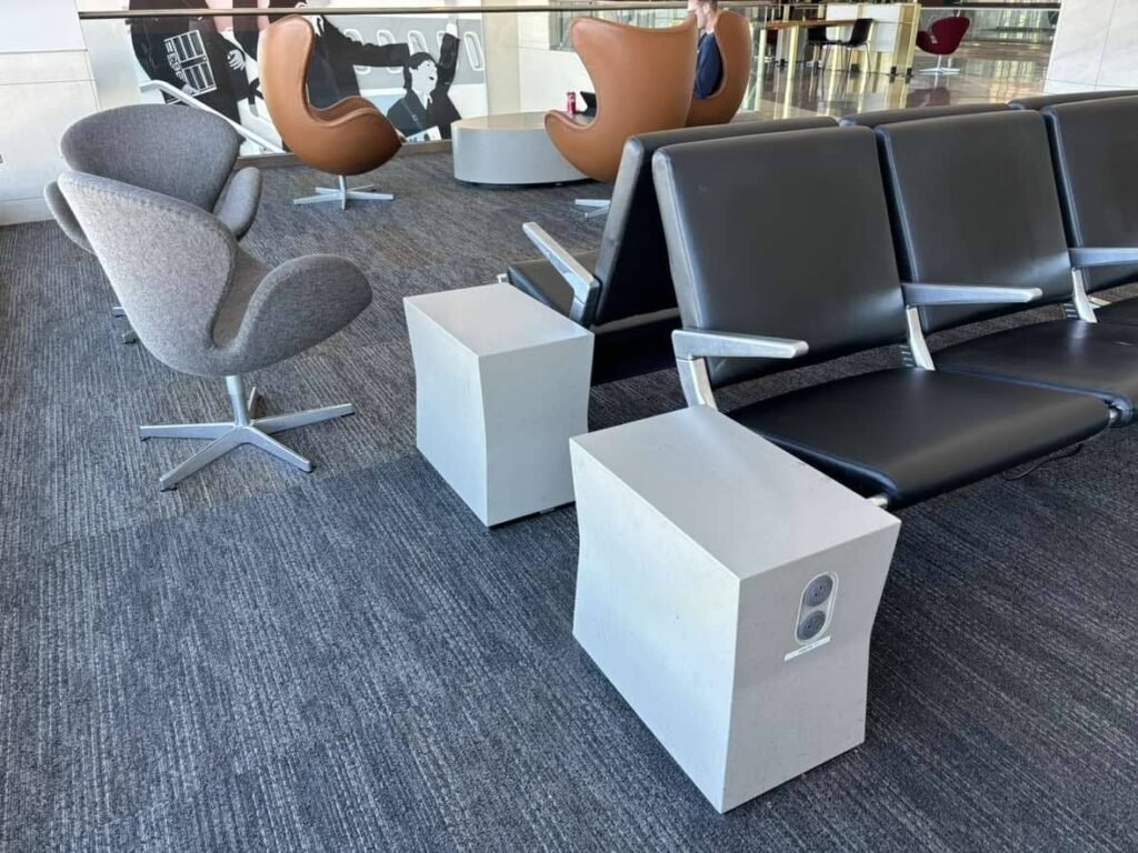 charging stations and stools at the airport solid surface material (5)