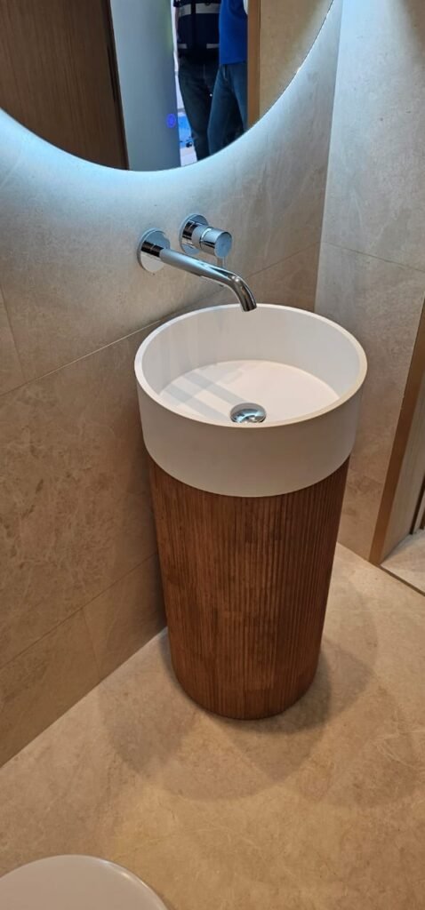 modern bathroom freestanding sink (1)